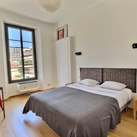 Louis By Terry's Homes Apartment