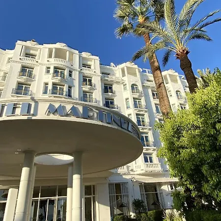 Louis By Terry's Homes * Cannes